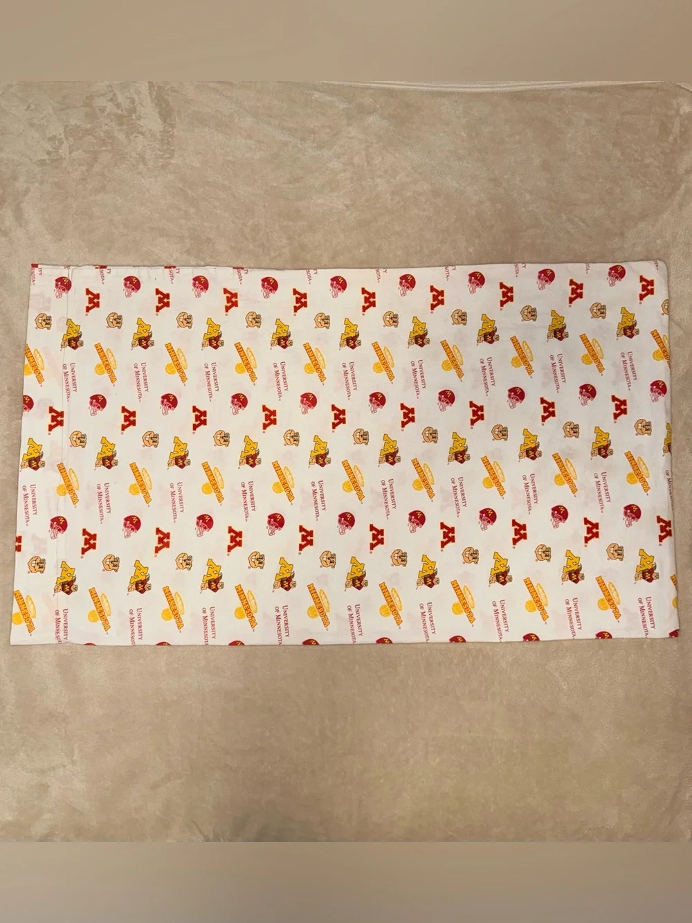 University of Minnesota Golden Gophers Pillowcase Goldy Gopher Print